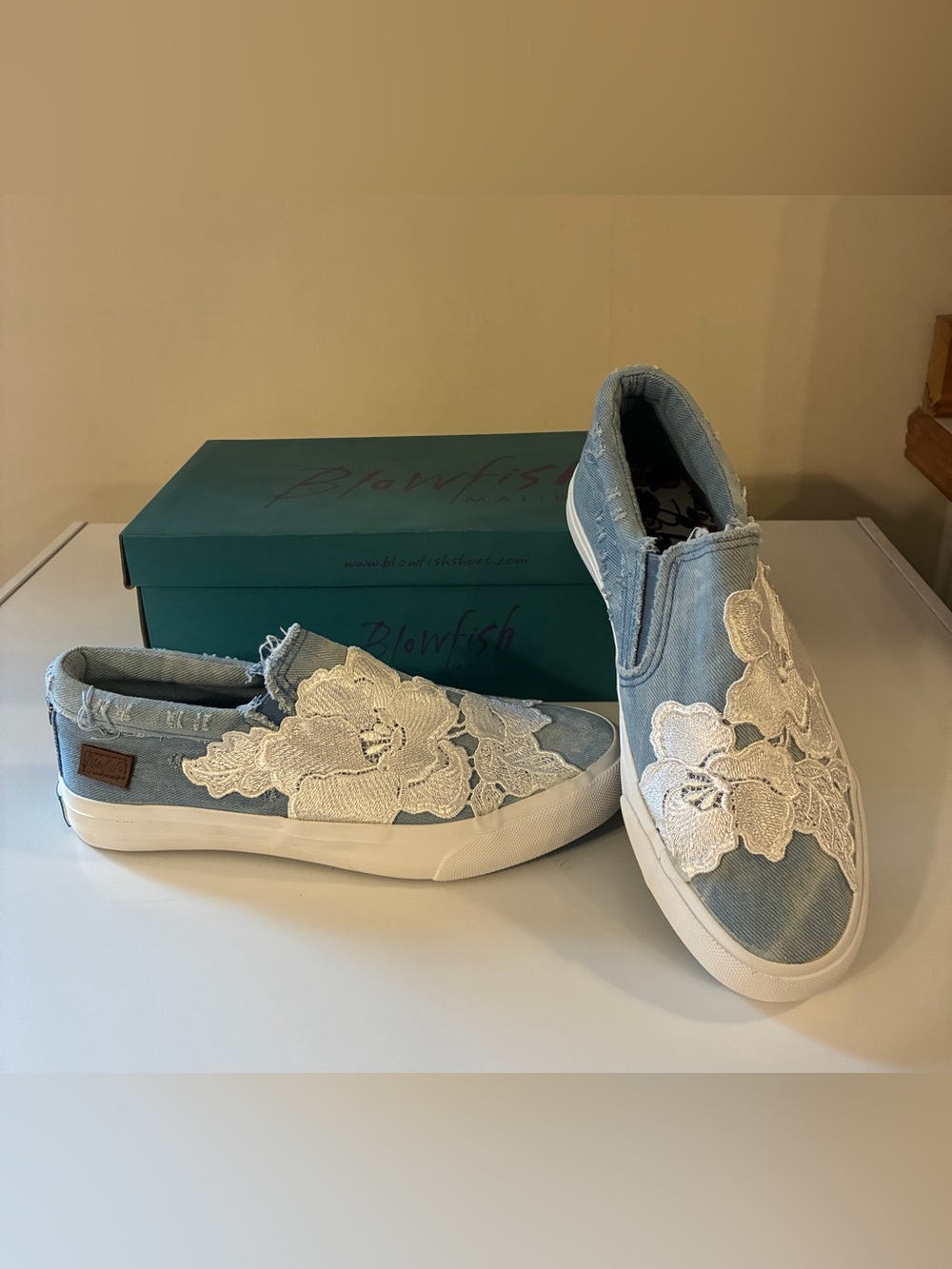 NIB Blowfish Light Blue Denim Slip-On Sneakers with White Lace Floral Appliqué